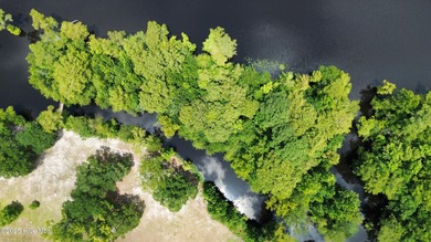 Discover a rare opportunity to own 825 acres of unspoiled - photo 3