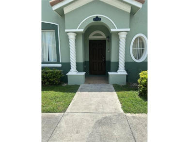 Lake Townhome/Townhouse For Sale in Homestead, Florida