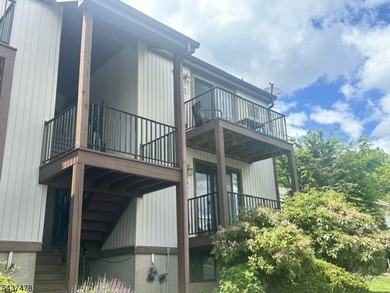 Opportunity awaits in this private end-unit townhouse, offering - photo 2