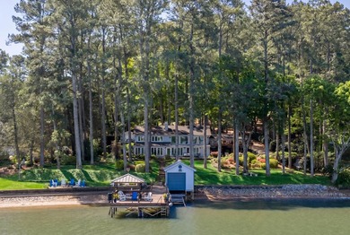 Welcome to 3635 Kings Rd, where lake living is elevated to its - photo 1