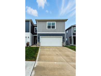 (private lake, pond, creek) Townhome/Townhouse For Sale in Urbandale Iowa