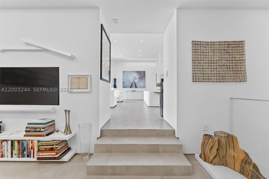Unique, modern multi-level penthouse in the highly desirable - photo 15