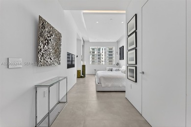 Unique, modern multi-level penthouse in the highly desirable - photo 18
