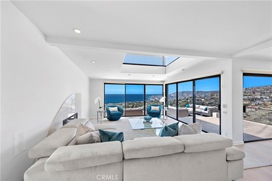 Welcome to a one-of-a-kind Laguna Beach retreat where style - photo 8