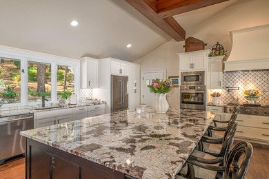 Welcome to 3635 Kings Rd, where lake living is elevated to its - photo 9