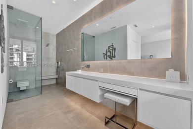Unique, modern multi-level penthouse in the highly desirable - photo 25