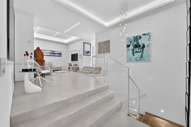 Unique, modern multi-level penthouse in the highly desirable - photo 28