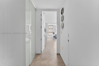 Unique, modern multi-level penthouse in the highly desirable - photo 32