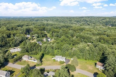PRIVACY, SPACE & LOCATION! Stunning 4BR Colonial on a private - photo 36