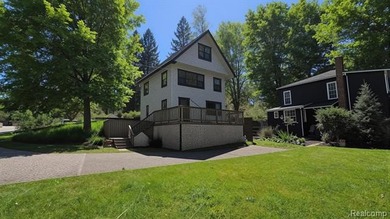 Enjoy lake living without the lakefront taxes. This charming - photo 1