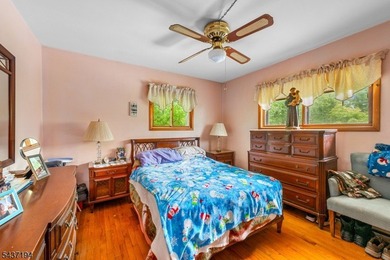 Welcome home to this charming 3-bedroom, 1.5-bath residence - photo 7