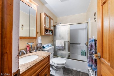 Welcome home to this charming 3-bedroom, 1.5-bath residence - photo 8