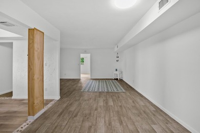 JUST REDUCED BY $10,000 Exceptional Value! Move-in ready - photo 4