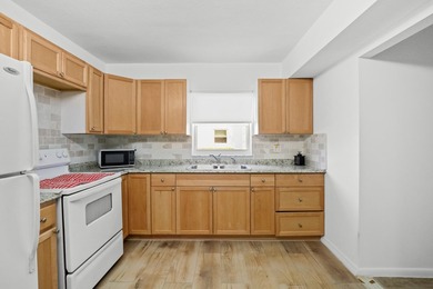 JUST REDUCED BY $10,000 Exceptional Value! Move-in ready - photo 6