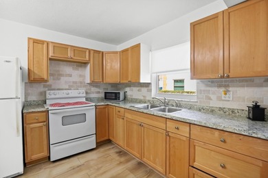 JUST REDUCED BY $10,000 Exceptional Value! Move-in ready - photo 7