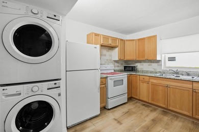 JUST REDUCED BY $10,000 Exceptional Value! Move-in ready - photo 9