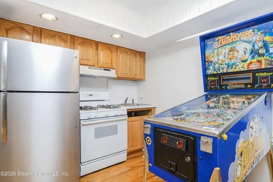 Welcome to 52 Vineland Avenue located in Huguenot. Spacious & - photo 25