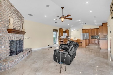 Nearly 1/2-Acre Waterfront Estate on a Premier Cul-de-Sac Lot - photo 8