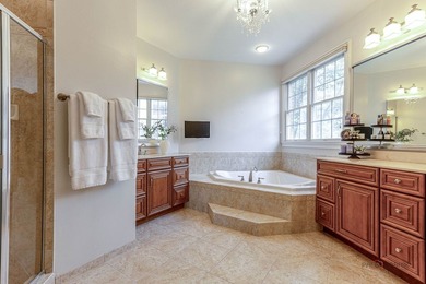 Exceptional golf course living in Hawthorn Woods Country Club! - photo 18