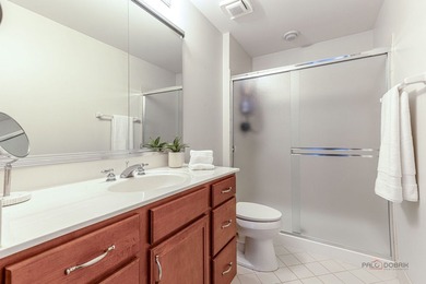 Exceptional golf course living in Hawthorn Woods Country Club! - photo 27