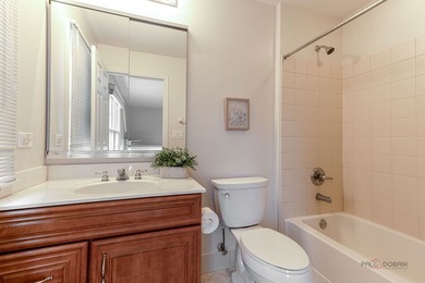 Exceptional golf course living in Hawthorn Woods Country Club! - photo 29