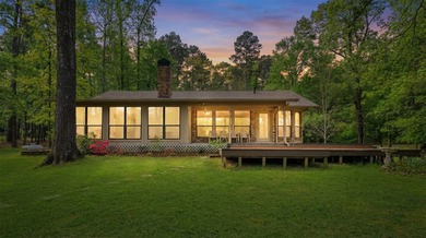 Turn-key lake house with a huge 1.25 Acre lot! Take a look at - photo 5