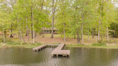 Turn-key lake house with a huge 1.25 Acre lot! Take a look at - photo 8