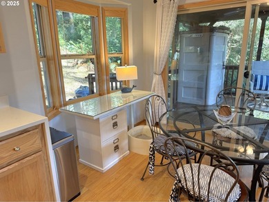 Serene Cabin Retreat with Panoramic Mountain Views - Whaleshead - photo 11