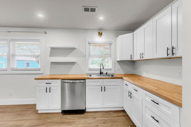 Welcome to 1025 Manigault Dr! This updated 3-bedroom, 2-bath - photo 15