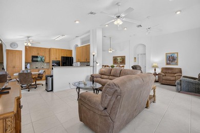Desirable Balmoral model without the wall creating an open great - photo 16