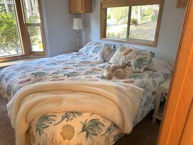 Serene Cabin Retreat with Panoramic Mountain Views - Whaleshead - photo 17