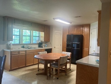 Big, two story, lakefront home with 6 bedrooms and 4.5 baths - photo 20