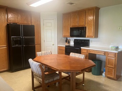 Big, two story, lakefront home with 6 bedrooms and 4.5 baths - photo 22