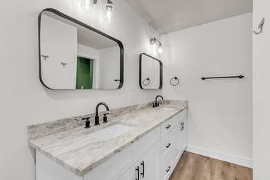 Welcome to 1025 Manigault Dr! This updated 3-bedroom, 2-bath - photo 31