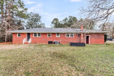 Welcome to 1025 Manigault Dr! This updated 3-bedroom, 2-bath - photo 36