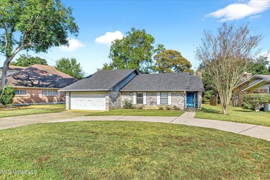 Twin Lakes Home Sale Pending in Diamondhead Mississippi