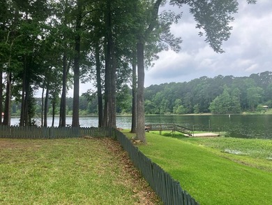 Big, two story, lakefront home with 6 bedrooms and 4.5 baths - photo 51