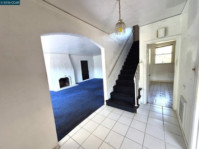 LOCATION, LOCATION, LOCATION! 826 CARLSTON AVE 2,104 SQFT SFR - photo 2