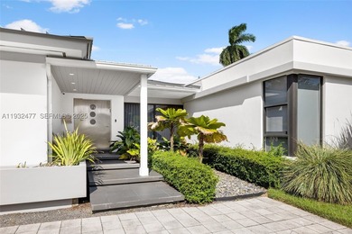 Nestled on one of Miami Beach's most exclusive streets, this - photo 2