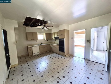LOCATION, LOCATION, LOCATION! 826 CARLSTON AVE 2,104 SQFT SFR - photo 6