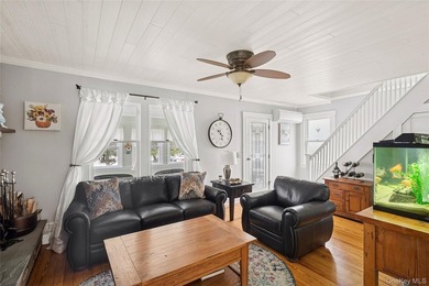 Welcome to this beautifully maintained classic 1930 colonial - photo 4