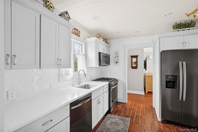 Welcome to this beautifully maintained classic 1930 colonial - photo 6