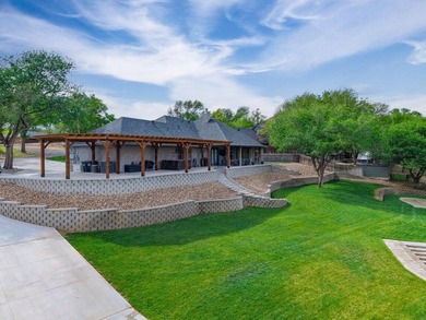 WATERFRONT ,LUXURIOUS HOME ! Build in 2011, 4 bedrooms 3 baths - photo 11