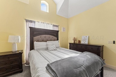 WATERFRONT ,LUXURIOUS HOME ! Build in 2011, 4 bedrooms 3 baths - photo 16