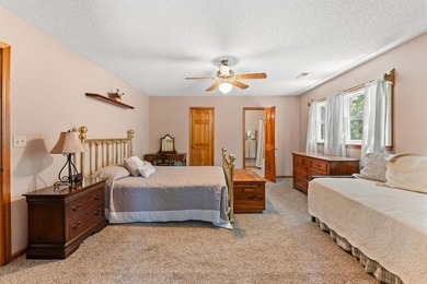 Unique Low Country custom-built home in The Glade, a welcoming - photo 17