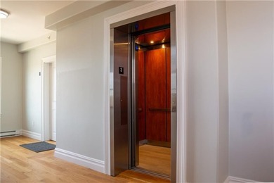This 2295 sq ft condo at Eastbourne Lodge is thoughtfully - photo 22