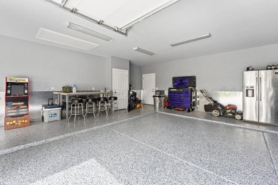 WATERFRONT ,LUXURIOUS HOME ! Build in 2011, 4 bedrooms 3 baths - photo 37