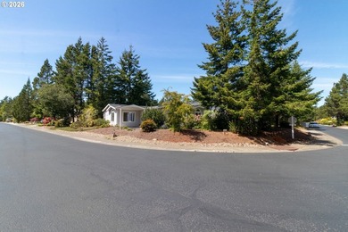 Beautifully maintained and updated Fuqua home on desirable - photo 3