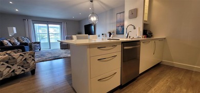owner says SELL !! STUNNING 1 BEDROOM 1 BATH CONDO with a - photo 6
