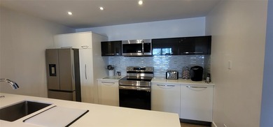 owner says SELL !! STUNNING 1 BEDROOM 1 BATH CONDO with a - photo 8